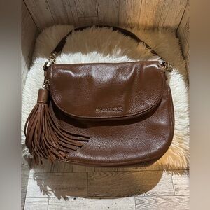 Michael Kors EUC Bedford Tassel Medium Convertible Leather Shoulder Bag